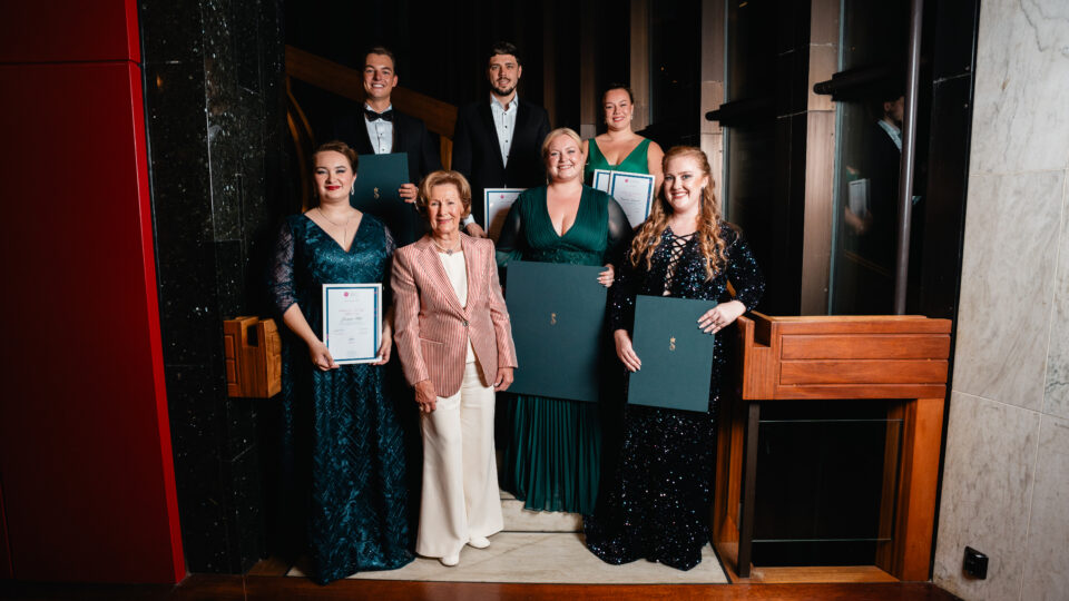 HM Queen Sonja and 2025 Finalists